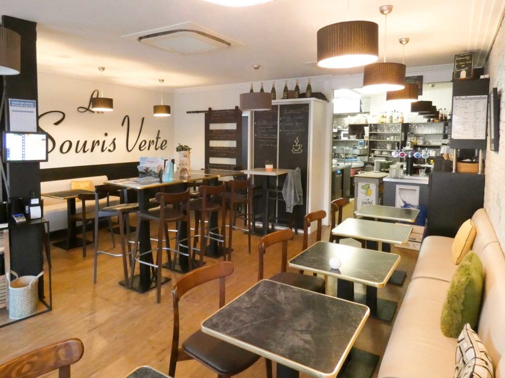Salle de restaurant et cuisine de La souris Verte Royan